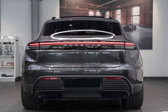 Porsche Macan 4