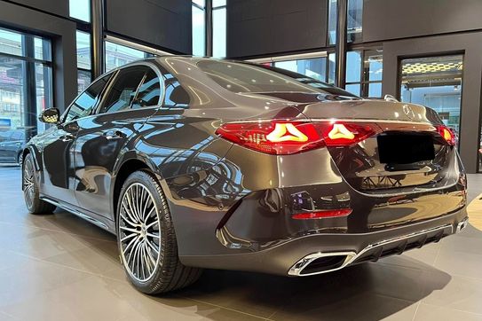 Mercedes Klasa E 220 d 4-Matic AMG