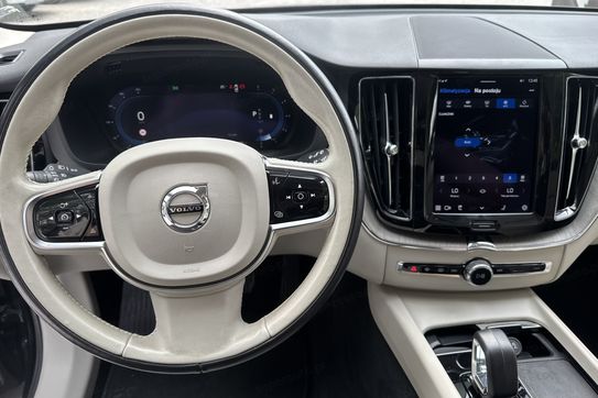 Volvo XC60 B4 D AWD Plus Bright