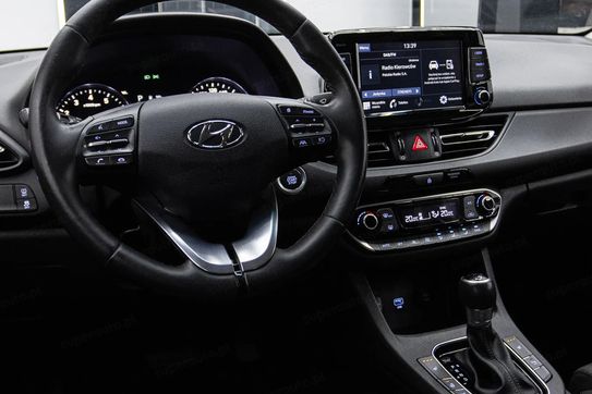 Hyundai i30 Fastback 1.5 T-GDI 48V Smart DCT
