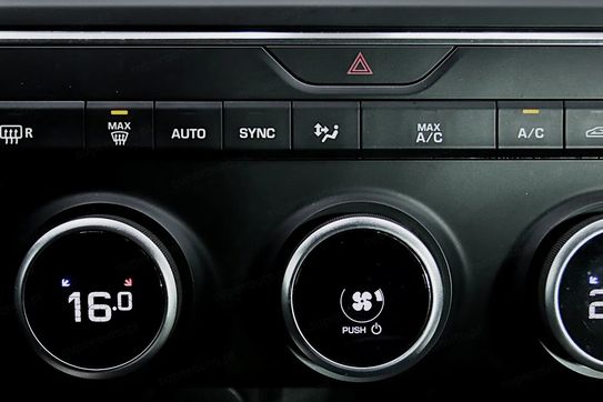 Jaguar E-Pace i4D FWD R-Dynamic S