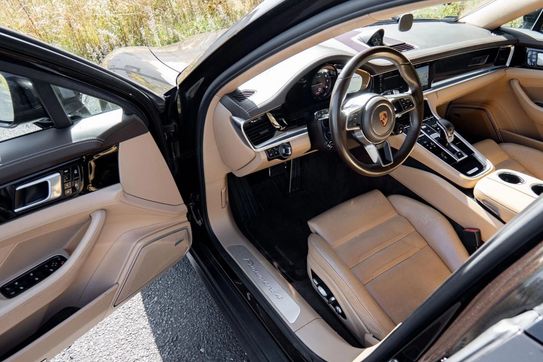 Porsche Panamera 4 e-Hybrid