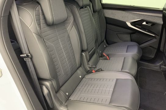 Peugeot 5008 GT 1.2 mHEV e-DCS6