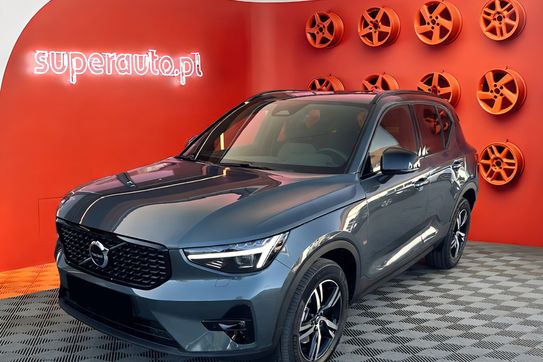 Volvo XC40 B3 Plus Dark