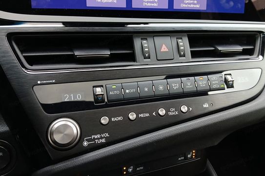 Lexus ES 300h Business Edition