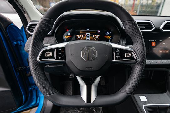 MG ZS 1.5  Standard MT