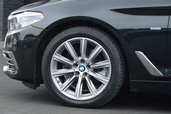 BMW Seria 5 520d xDrive Luxury Line aut