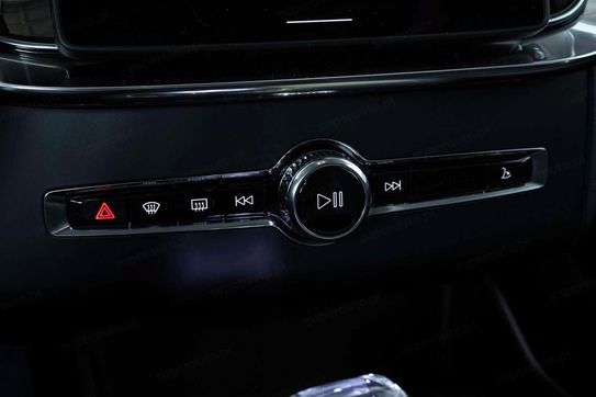 Volvo XC90 T8 AWD Plug-In Hybrid Ultra Dark 7os