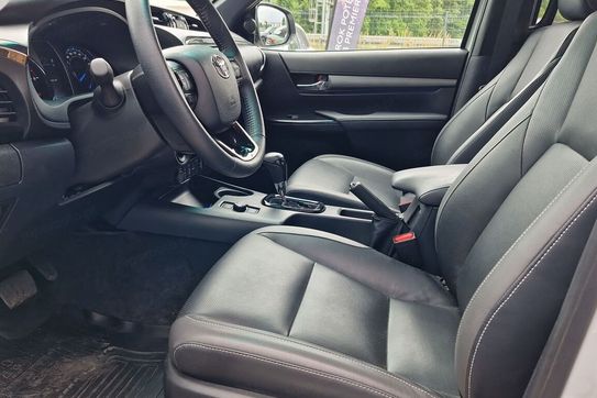 Toyota HiLux 2.8 d-4D Mhev Double Cab Invincible 4X4