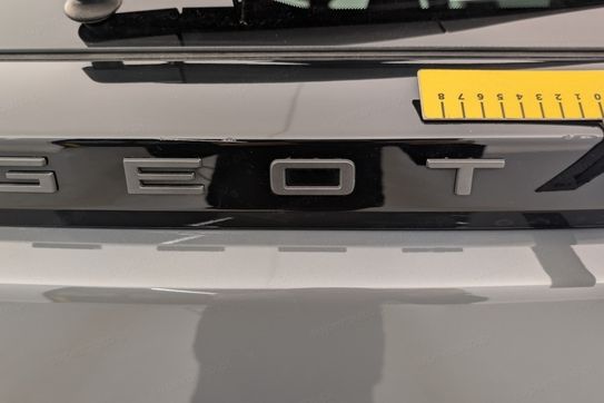 Peugeot 2008 ALLURE 1.2 PureTech