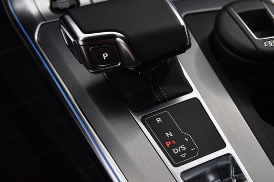Audi A6 40 TDI quattro S Line Avant