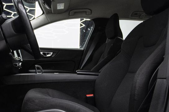 Volvo V60 B3 B Momentum Core