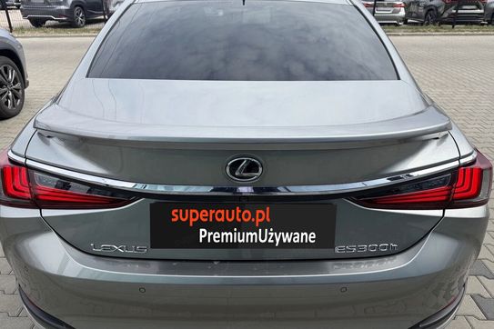 Lexus ES 300h Business Edition