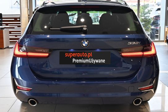BMW Seria 3 330i Luxury Line aut