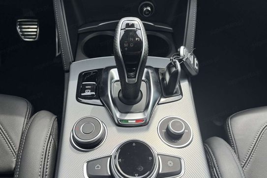 Alfa Romeo Stelvio Turbo Veloce Q4