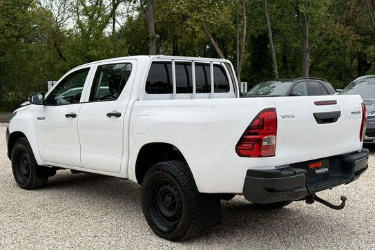 Toyota HiLux Double Cab DLX 4x4