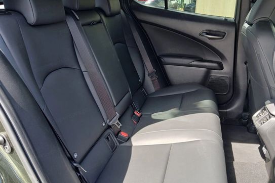 Lexus UX 300h F Sport Design