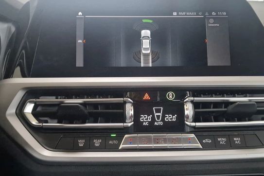 BMW Seria 3 318i Advantage