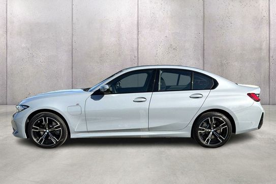 BMW Seria 3 330e PHEV xDrive M Sport aut