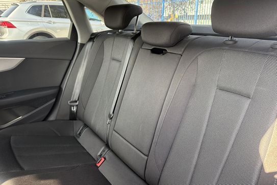 Audi A4 35 TFSI Advanced