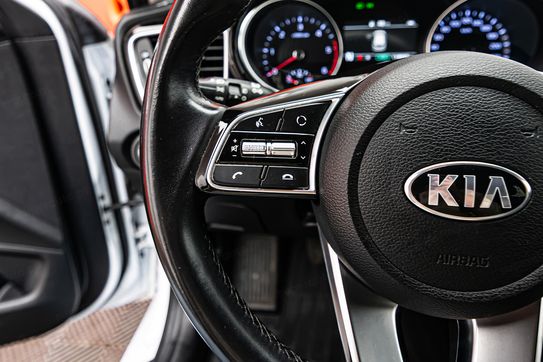 Kia Ceed 1.6 CRDi SCR L