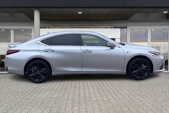 Lexus ES 300h F Sport Design
