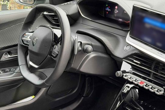 Peugeot 2008 Allure e-DCS 1.2 mHEV