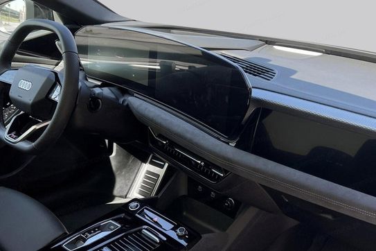 Audi A6 E-tron quattro Avant S line