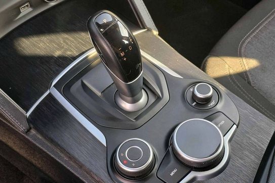 Alfa Romeo Stelvio Turbo Business Q4