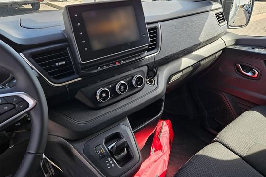 Renault Trafic L2H1 Extra AT9