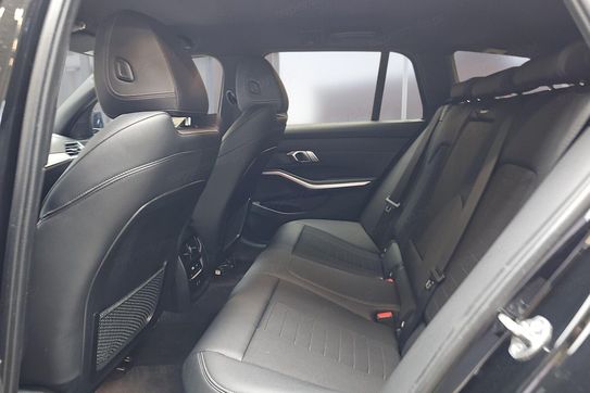 BMW Seria 3 320d xDrive mHEV aut