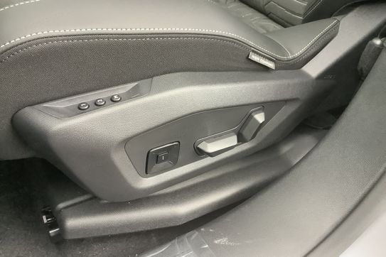 Peugeot 3008 GT 1.2 mHEV e-DCS6