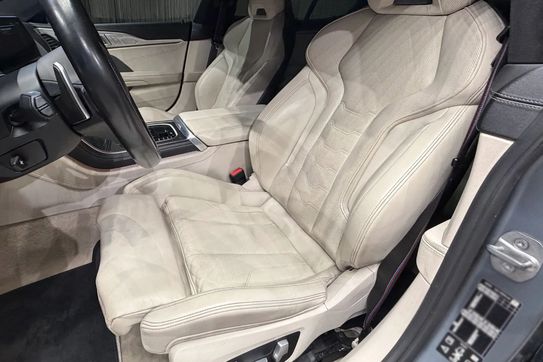 BMW Seria 8 M850i xDrive