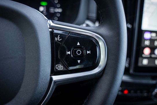 Volvo XC60 B5 AWD Ultra Black Edition