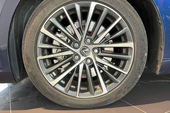 Lexus ES 300h Prestige