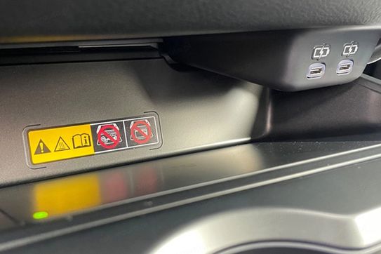 Lexus UX 300h F Sport Design 2.0 Hybrid Dynamic Force