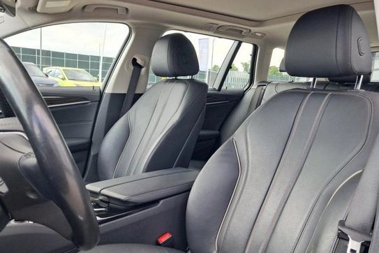BMW Seria 5 530e xDrive Luxury Line aut