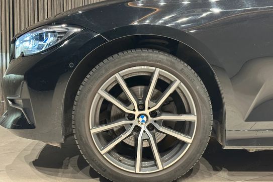 BMW Seria 3 Touring 320d xDrive Sport Line