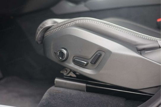Volvo XC90 T8 AWD Plug-In Hybrid Ultra Black Edition 7os
