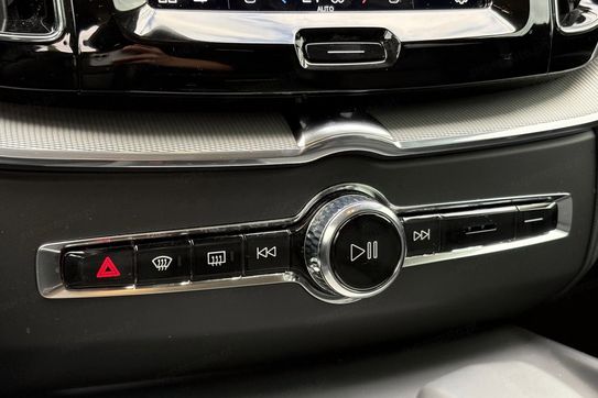 Volvo XC60 B4 D AWD Plus Dark aut