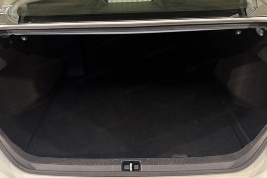 Toyota Camry 2.5 Hybrid CVT