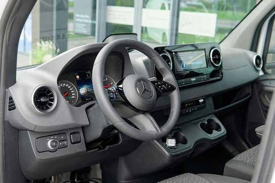 Mercedes Sprinter 517 CDI PRO Długi 9G-Tronic Kontener