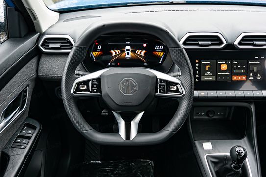 MG ZS 1.5  Standard MT