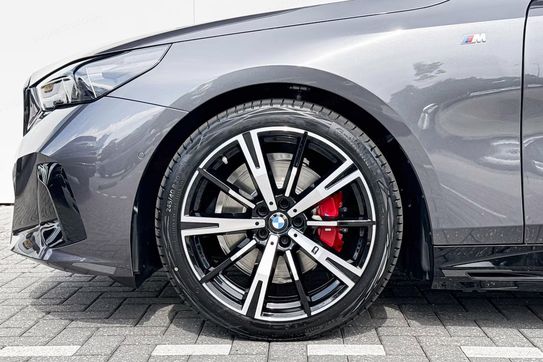 BMW Seria 5 Touring 520d xDrive M Sport
