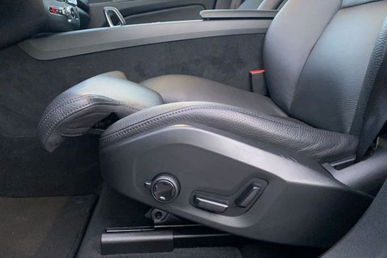 Volvo XC60 B5 B AWD Plus Dark aut