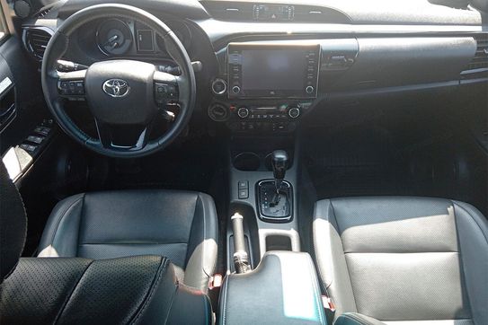 Toyota HiLux Invincible 4x4 AT
