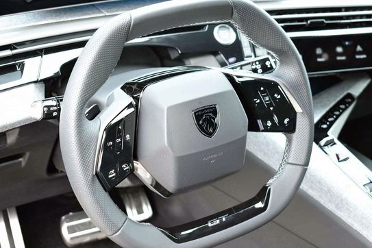 Peugeot 5008 GT e-DCS7 1.6 PHEV
