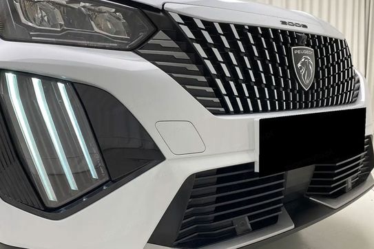 Peugeot 2008 Allure e-DCS 1.2 mHEV