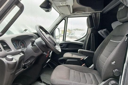 Iveco Daily 70C18 Zabudowa + Tył spanie