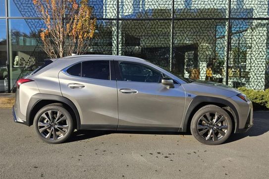 Lexus UX 300h F Sport Design Hybrid Dynamic Force